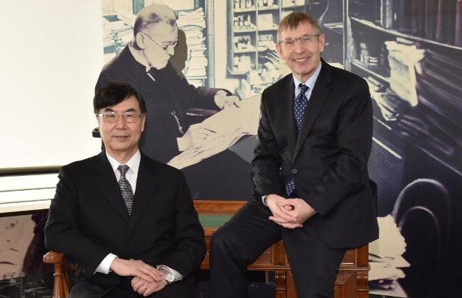 v.l.n.r.: Prof. Dr. Shimon Sakaguchi, Prof. Dr. Klaus Cichutek  (Quelle: B.Morgenroth / Paul-Ehrlich-Institut) v.l.n.r.: Prof. Dr. Shimon Sakaguchi, Prof. Dr. Klaus Cichutek  (Quelle: B.Morgenroth / Paul-Ehrlich-Institut)