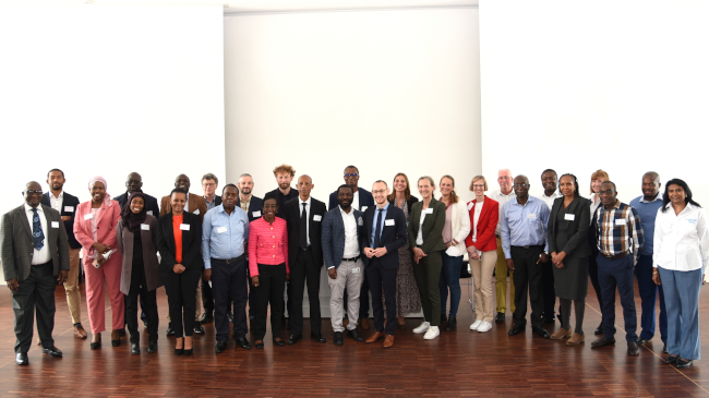 Gruppenfoto Teilnehmerinnen und Teilnehmer des GHPP-Meeting im Paul-Ehrlich-Institut (Quelle: B.Morgenroth/Paul-Ehrlich-Institut) (verweist auf: Impfstoffproduktion: Qualitätsinfrastruktur in afrikanischen Ländern stärken)