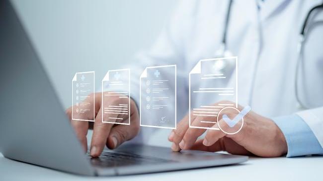 verweist auf: Mitteilungen für medizinische und pharmazeutische Fachkreise Blutspende (Quelle: Michelle Gordon / Pixabay)