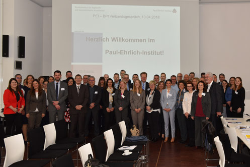 Gruppenfoto der Teilnehmenden am Verbandsgespräch PEI und BPI Gruppenfoto der Teilnehmenden am Verbandsgespräch PEI und BPI
