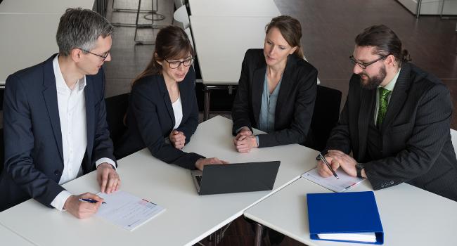 Wissenschaftliche Beratung durch das Innovationsbüro (Quelle: M. Reiss / PEI) Wissenschaftliche Beratung durch das Innovationsbüro (Quelle: M. Reiss / PEI)