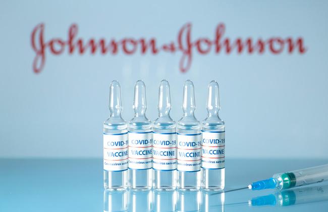 COVID-19 Vaccine Janssen / Johnson & Johnson (Source: Vovidzha/Shutterstock.com)