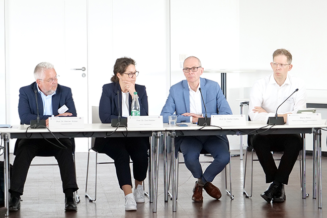 Participants in this year's dialogue between the Paul-Ehrlich-Institut and the German Pharmaceutical Industry Association Participants in this year's dialogue between the Paul-Ehrlich-Institut and the German Pharmaceutical Industry Association